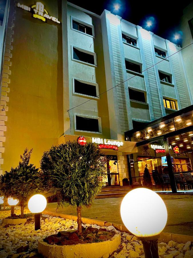 Mbi Travel Inn Craiova Buitenkant foto