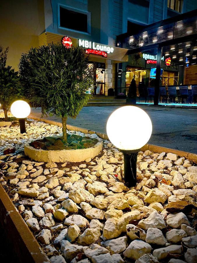 Mbi Travel Inn Craiova Buitenkant foto