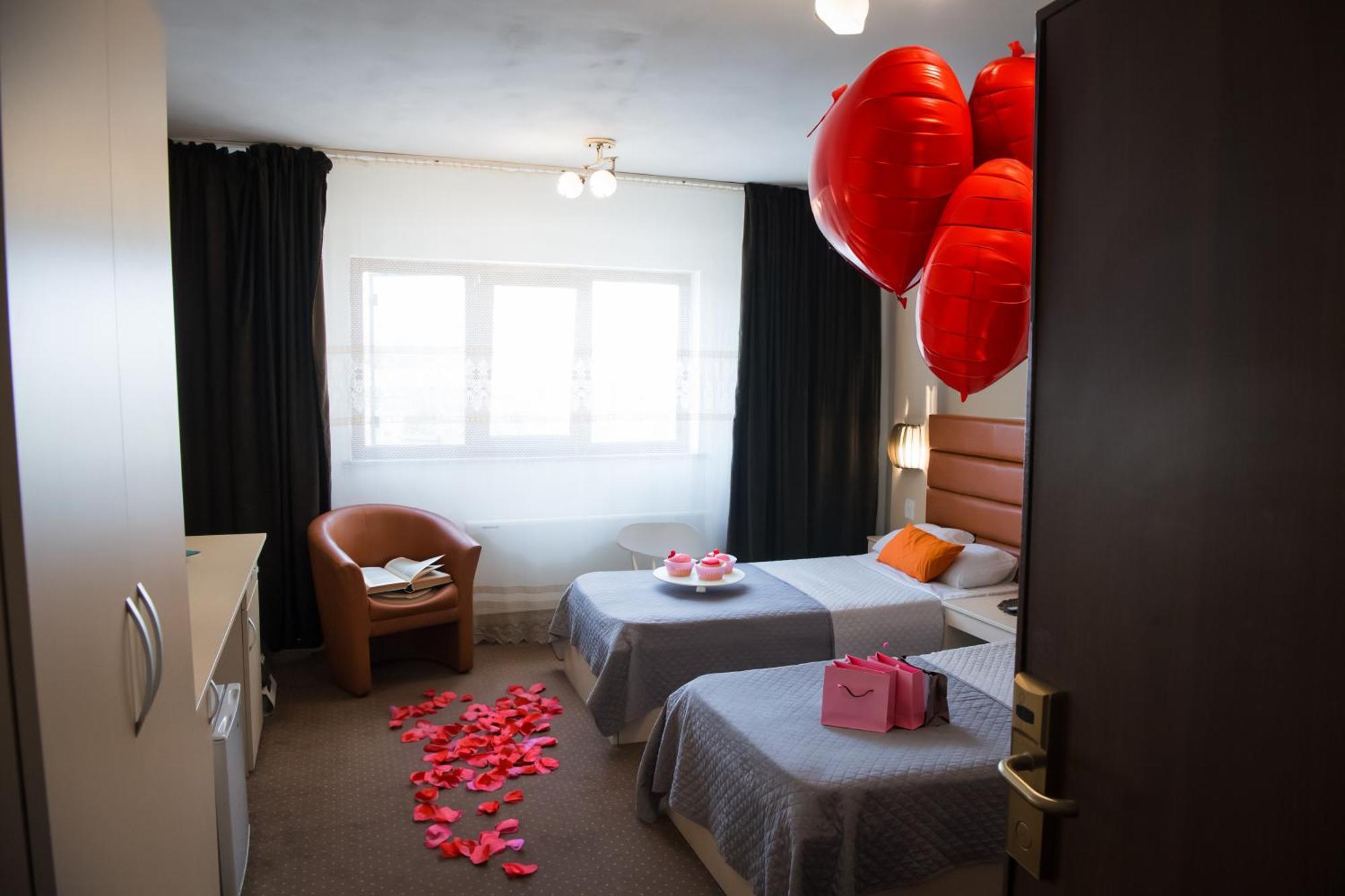 Mbi Travel Inn Craiova Buitenkant foto