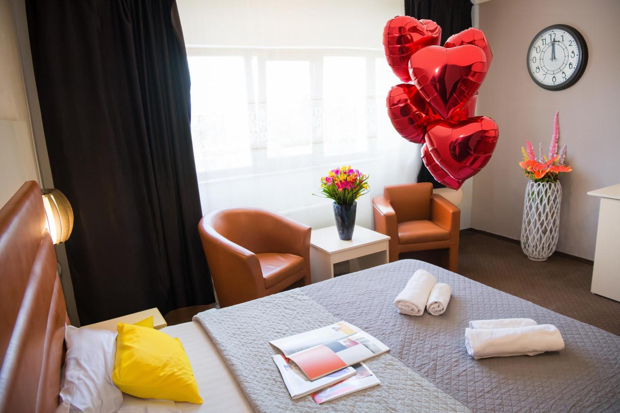 Mbi Travel Inn Craiova Buitenkant foto